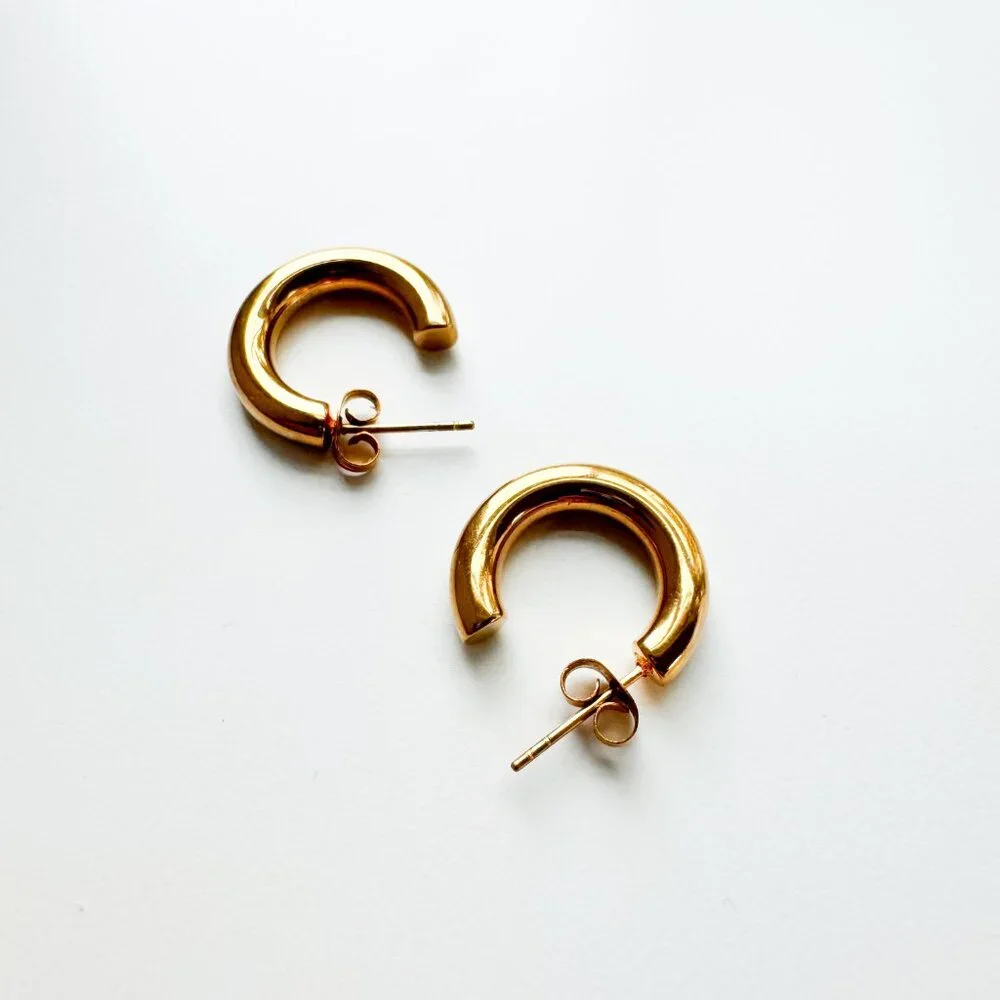 CENDRÉ Farrah Hoop Earrings – Gold - Picture 8 of 8
